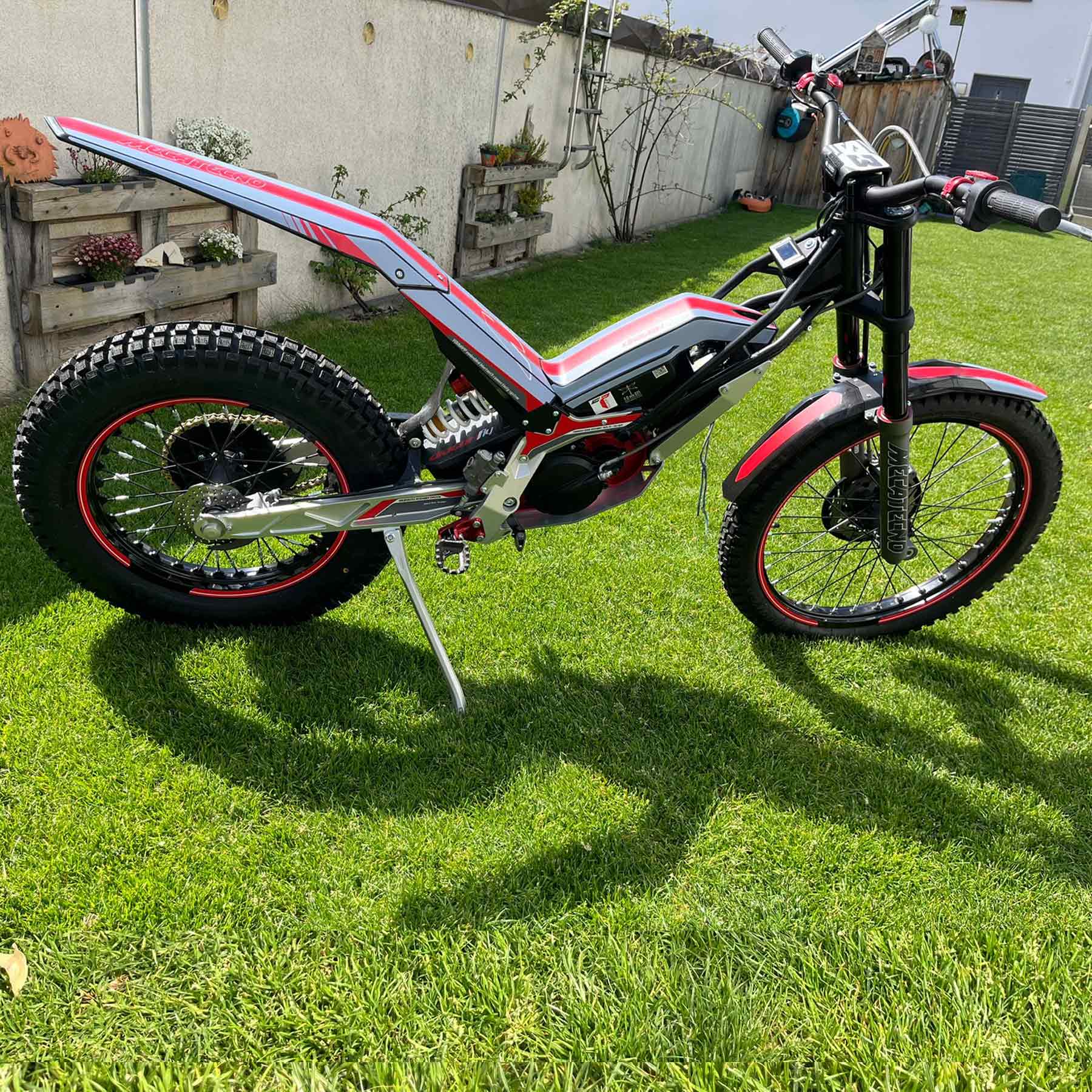 Seitenständer für die Dragonfly 2026